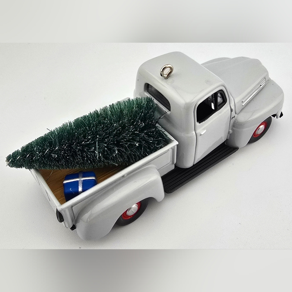 Hallmark 1948 Ford F-1 Ornament All-American Trucks Collector's Series 2006 - Picture 4 of 4